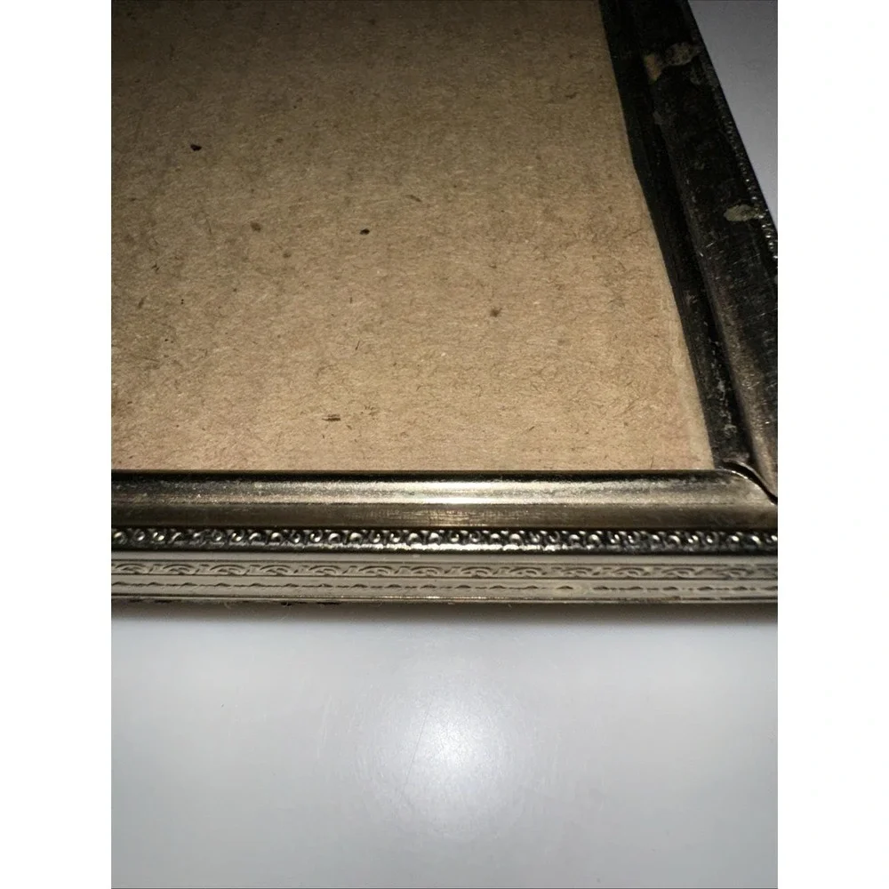 Vintage brass 5x7 picture frame, Gold metal photo frame, Mid Century Modern Déco